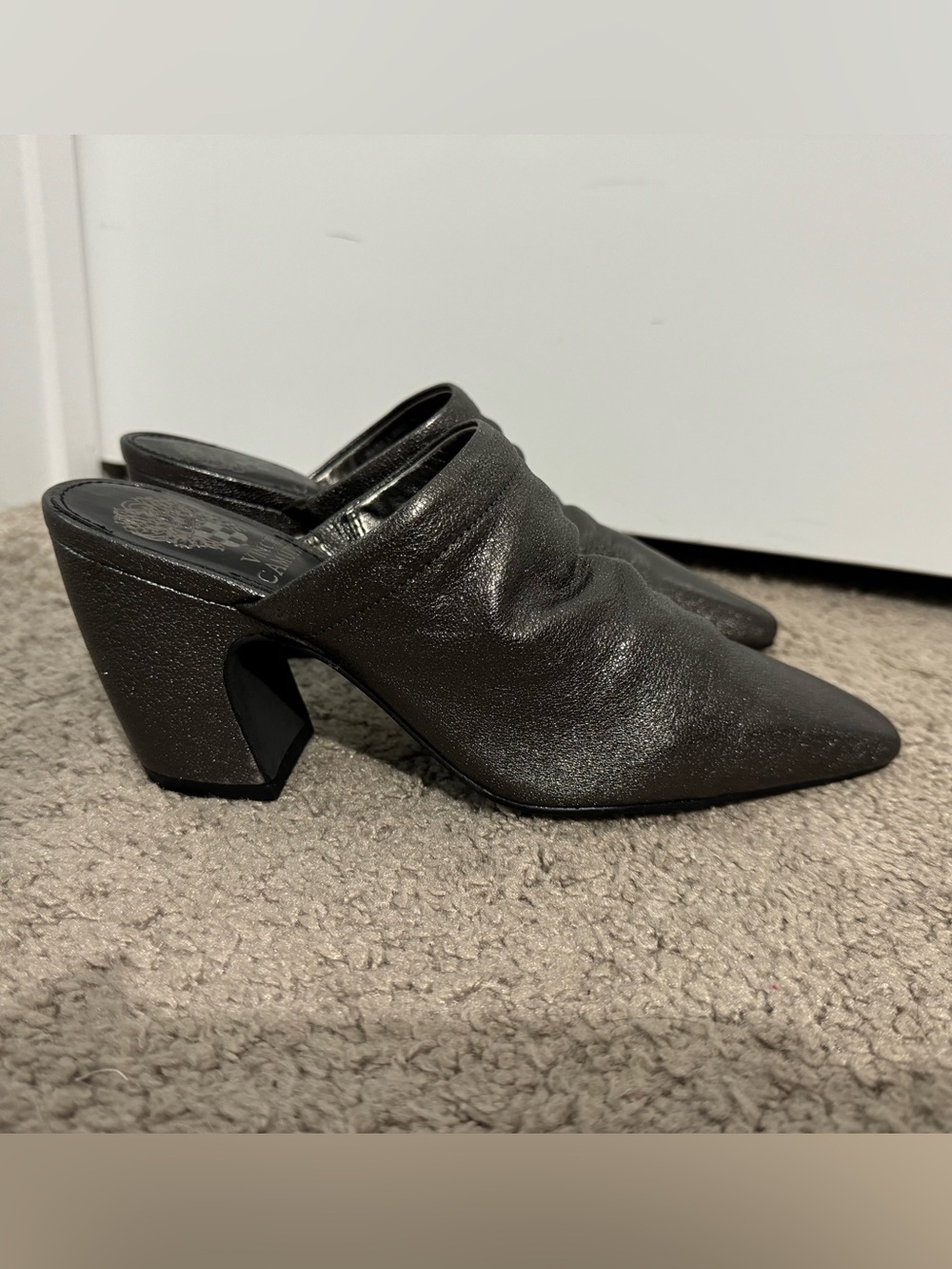 Cool Vince Camuto size 7 pewter Carlie leather scrunch slip on mules block heel